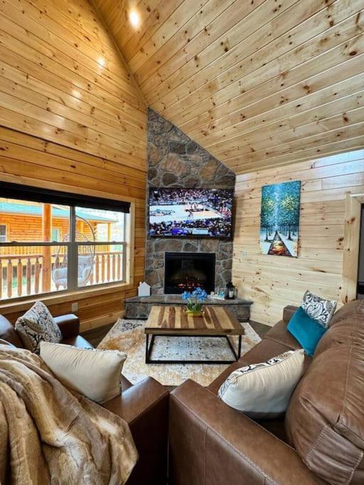 New! Indoor Pool/Ps 5/Hot Tub/Parkway Villa Pigeon Forge Exterior photo