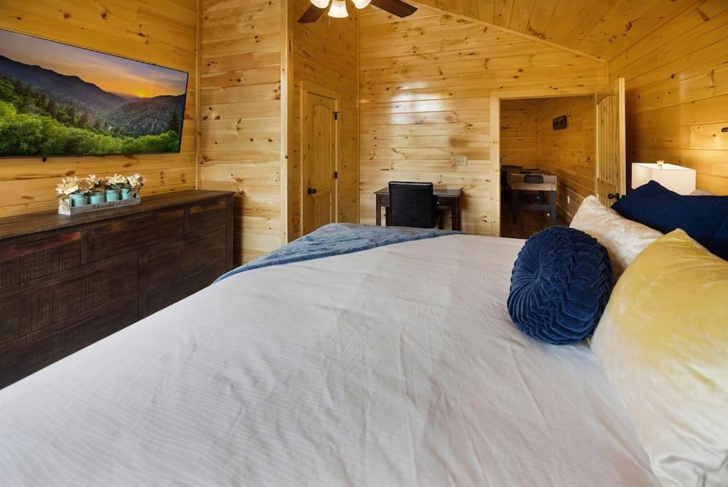 New! Indoor Pool/Ps 5/Hot Tub/Parkway Villa Pigeon Forge Exterior photo